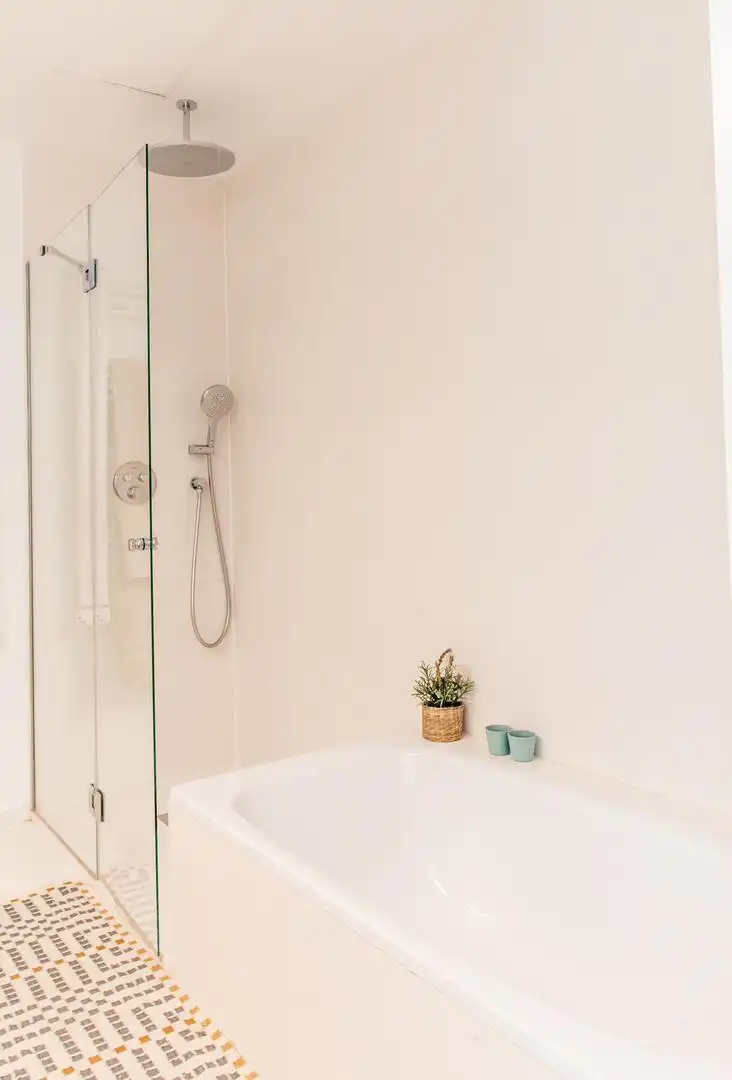 Detached homes for sale in Avenida de la República Argentina, 54, Triana Este Bathroom of Detached homes for sale in Sevilla with Air Conditioner, Heating and Parquet flooring