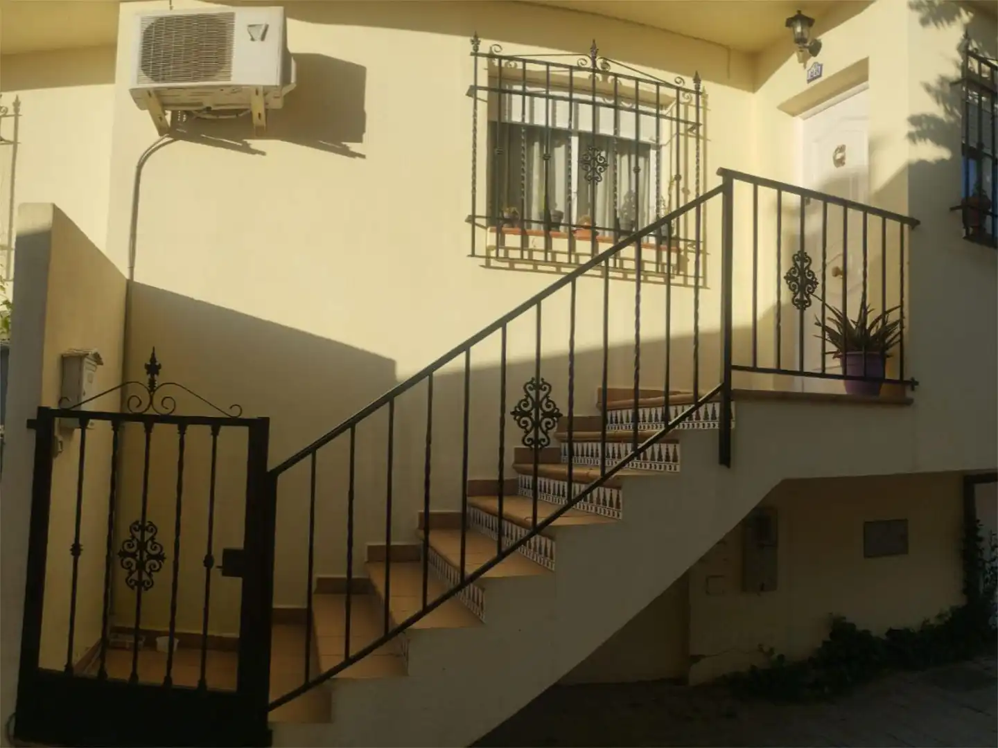 Casa adosada en venta en Calle Granados, 28, Jun Casa adosada en venta en Calle Granados, 28, Jun