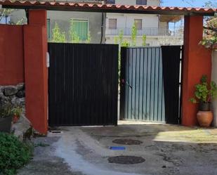 Aparcament de Casa o xalet en venda en Casas del Castañar amb Terrassa