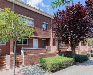 Exterior view of Single-family semi-detached for sale in Sant Joan Despí  with Air Conditioner, Heating and Terrace