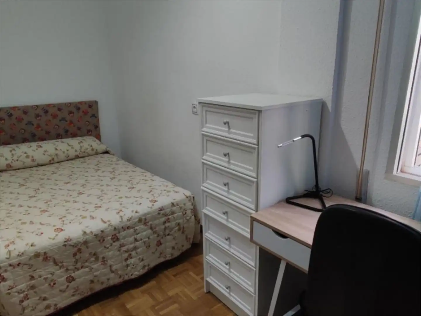 Zimmer in Calle Río Nalón, 1, Venecia - Nueva Alcalá Zimmer in Calle Río Nalón, 1, Venecia - Nueva Alcalá