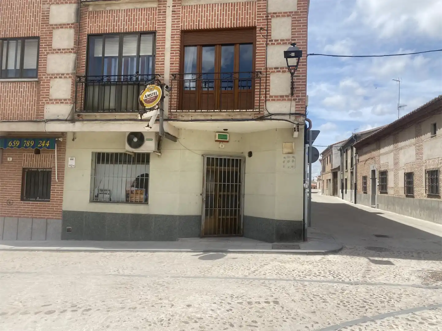 Vista exterior de Local en venta en Madrigal de las Altas Torres con Aire acondicionado y Calefacción