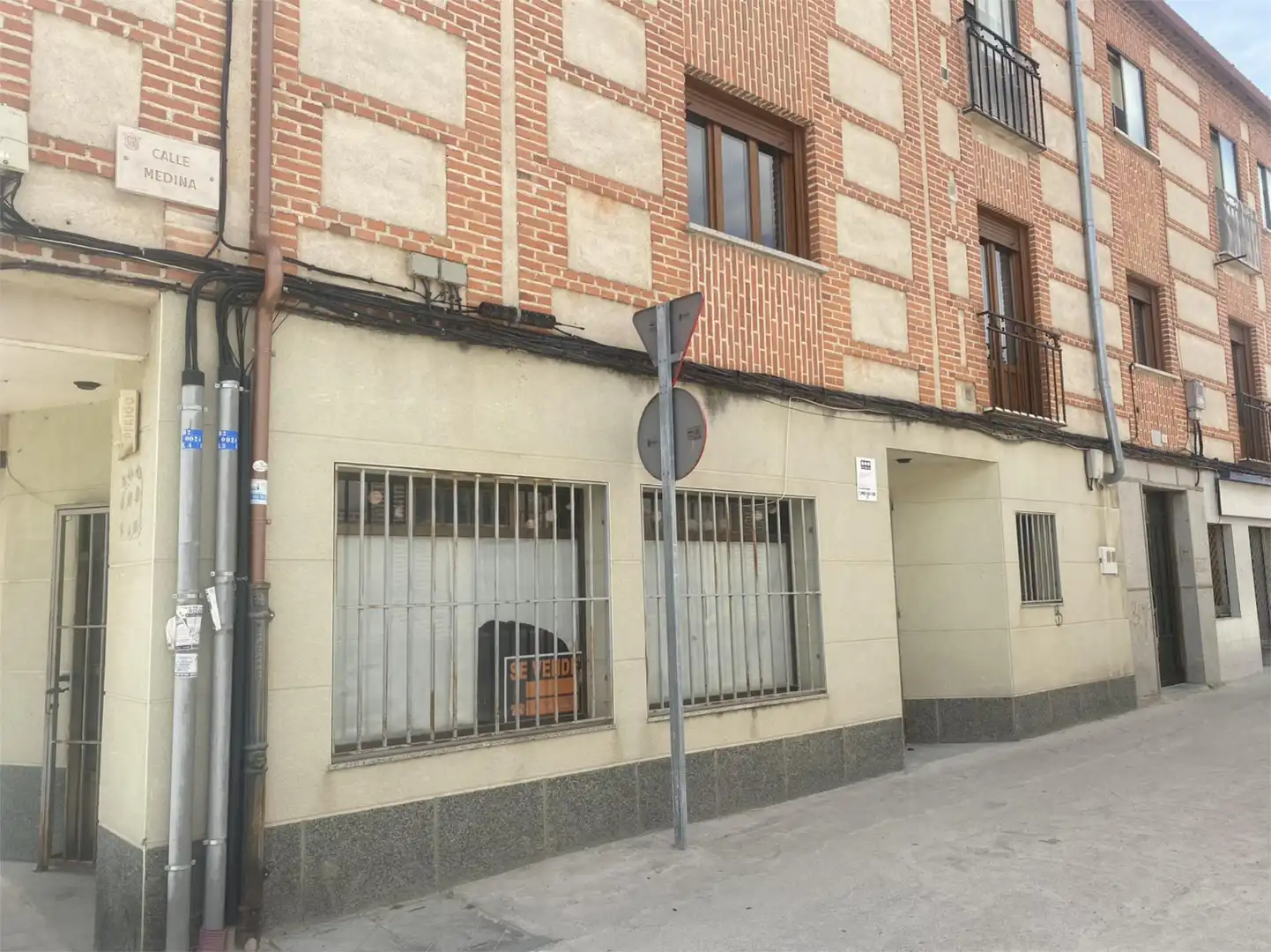 Vista exterior de Local en venta en Madrigal de las Altas Torres con Aire acondicionado y Calefacción