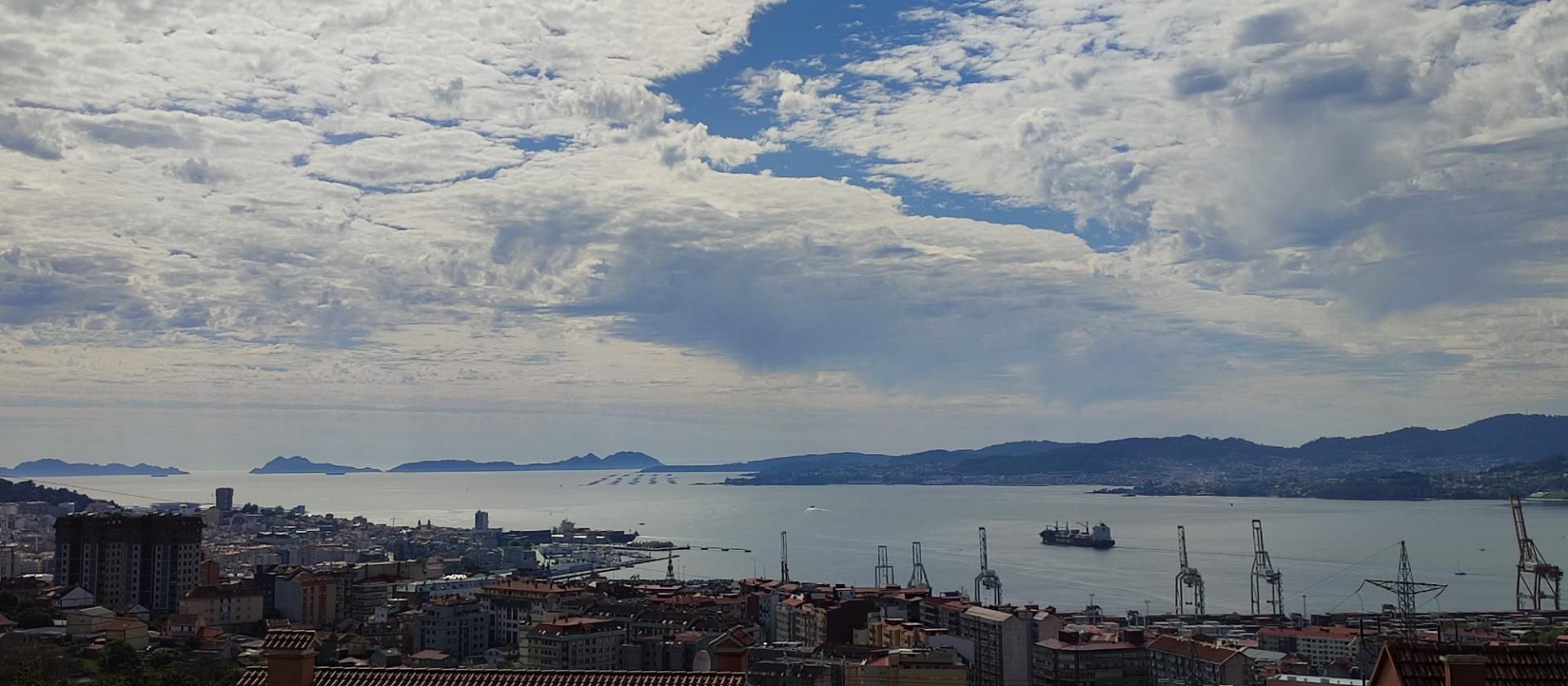 Exterior view of House or chalet for sale in Vigo   with Terrace and Balcony