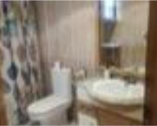 Bathroom of Flat to rent in Torrevieja  with Furnished and Balcony