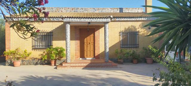 Casa-chalet en Venta en Carretera los Arenales, 29 en Puente Genil