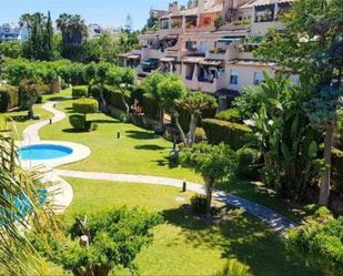 Vista exterior de Apartament en venda en Estepona amb Terrassa i Piscina