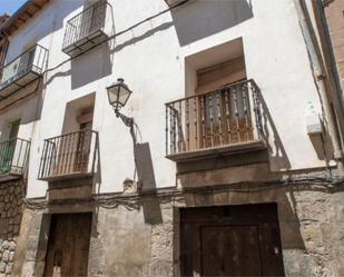 Vista exterior de Casa adosada en venda en Pastrana amb Balcó