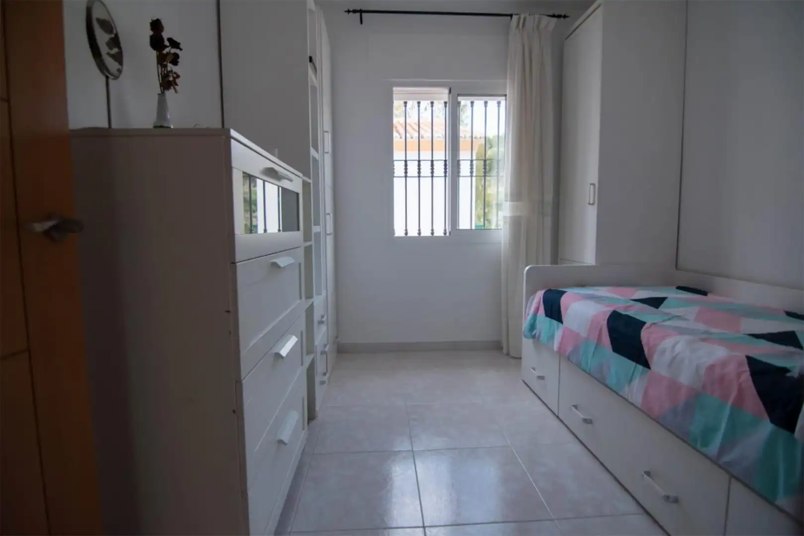 Dormitori de Casa adosada en venda en Mijas amb Aire condicionat, Terrassa i Balcó