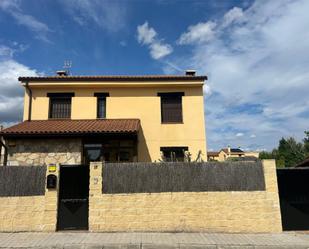 Vista exterior de Casa o xalet en venda en Chapinería