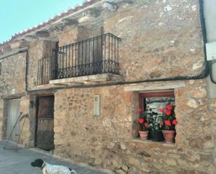 Vista exterior de Casa adosada en venda en Rossell amb Balcó