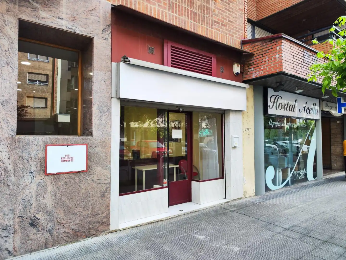 Commercial properties for rent in Travesía Acella, 1, Mendebaldea - Ermitagaña Exterior view of Commercial properties for rent in Pamplona / Iruña with Air Conditioner, Parquet flooring and Furnished