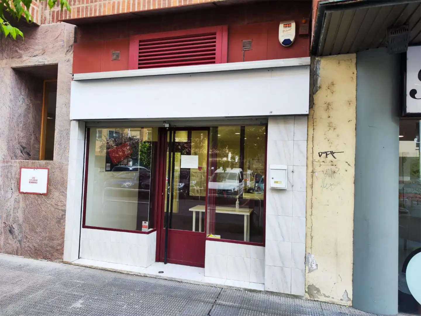 Commercial properties for rent in Travesía Acella, 1, Mendebaldea - Ermitagaña Commercial properties for rent in Pamplona / Iruña with Air Conditioner, Parquet flooring and Furnished