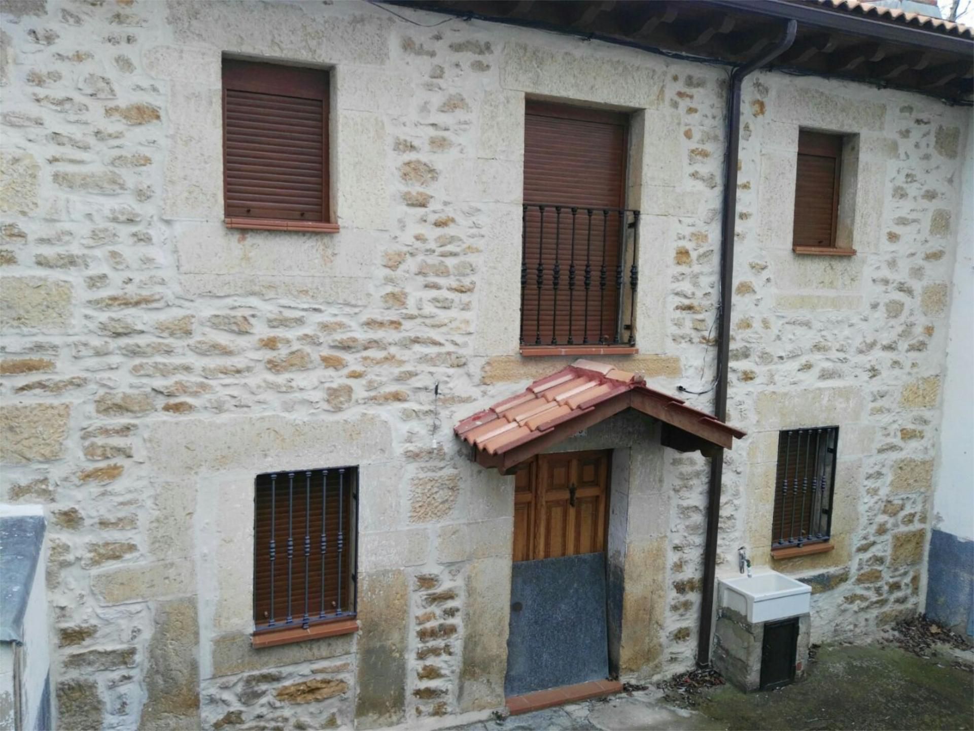 Exterior view of Single-family semi-detached for sale in Boñar