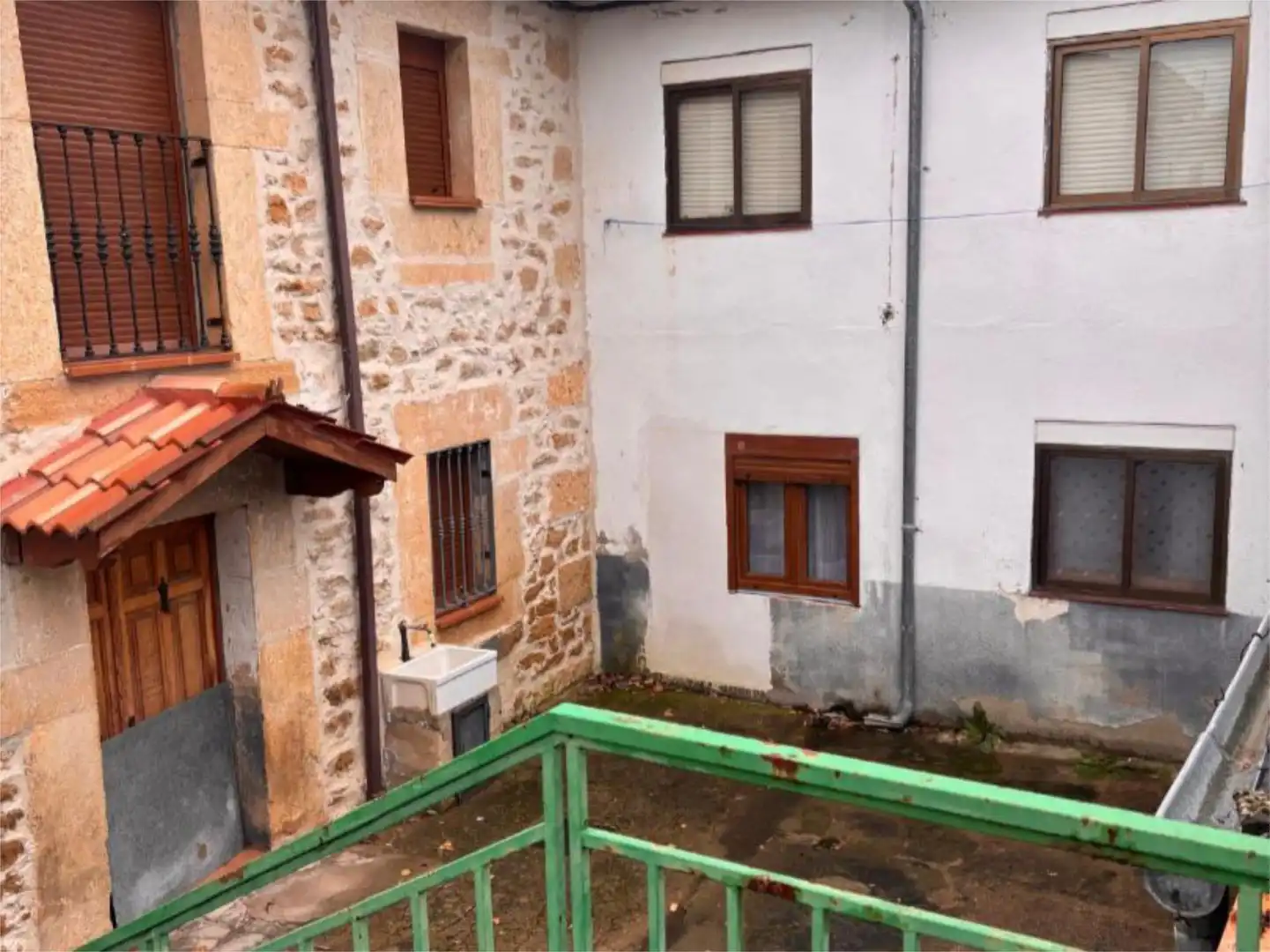 Pis en venda a Calle Teniente Coronel Bocinos, 33, Boñar Vista exterior de Pis en venda en Boñar amb Moblat