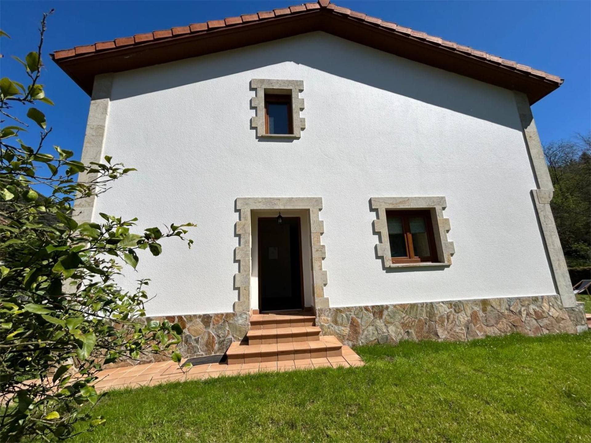Exterior view of House or chalet to rent in Valdáliga  with Heating, Private garden and Parquet flooring