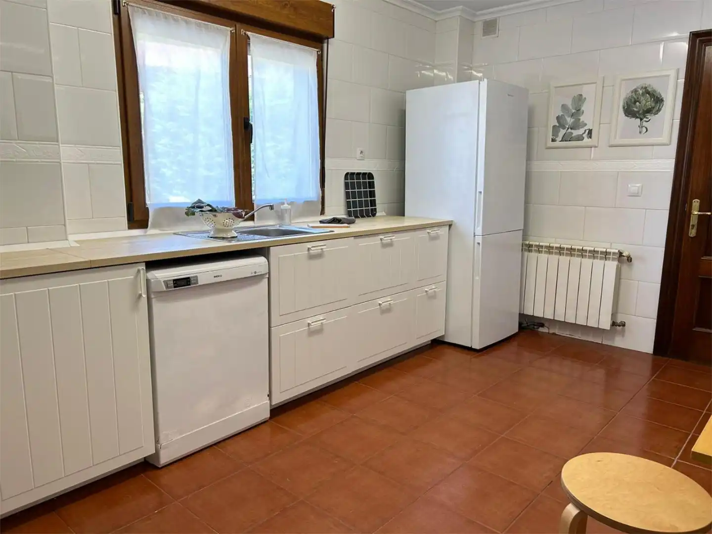 Casa o chalet de alquiler en Barrio la Plaza, 54, Valdáliga Cocina de Casa o chalet de alquiler en Valdáliga con Calefacción, Jardín privado y Parquet