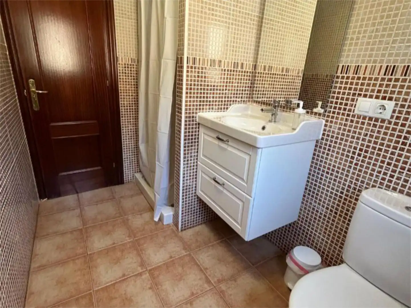 Casa o chalet de alquiler en Barrio la Plaza, 54, Valdáliga Baño de Casa o chalet de alquiler en Valdáliga con Calefacción, Jardín privado y Parquet