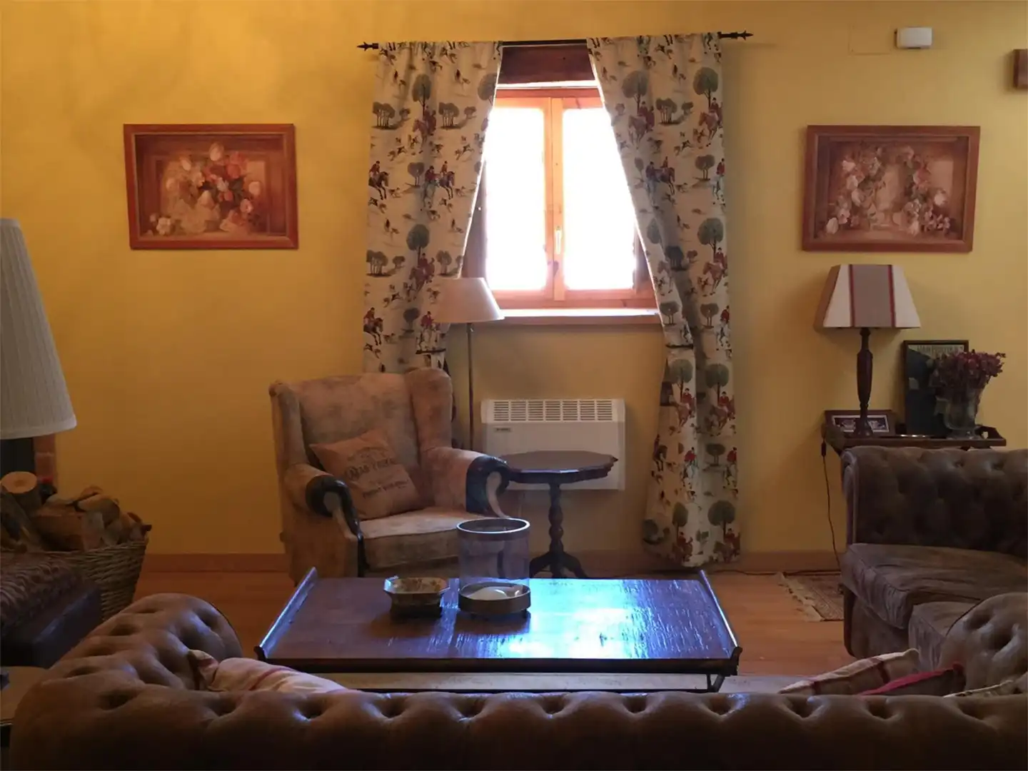 Sala d'estar de Casa o xalet en venda en Santa María la Real de Nieva amb Terrassa i Balcó