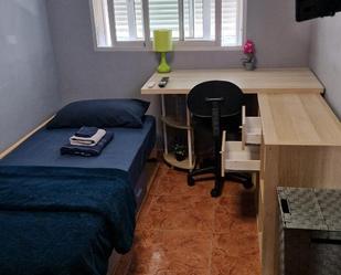 Bedroom of Flat to share in San Fernando de Henares  with Air Conditioner