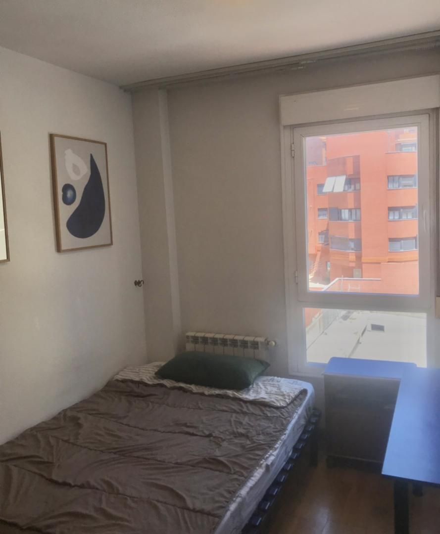 Dormitori de Pis per a compartir en  Madrid Capital amb Aire condicionat, Calefacció i Moblat