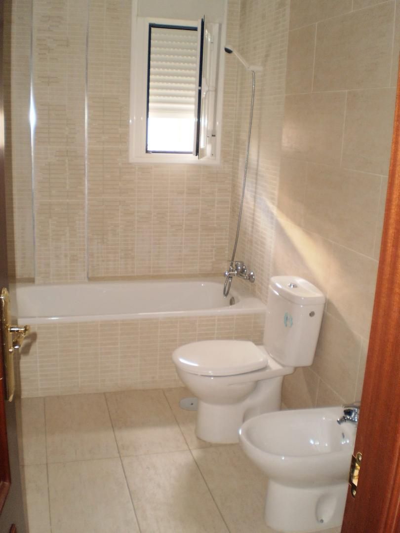 Bathroom of Single-family semi-detached for sale in Fuente Vaqueros