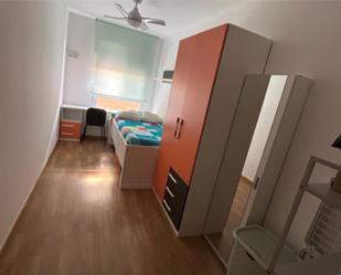 Bedroom of Flat to share in Badajoz Capital  with Air Conditioner