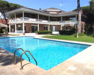 Swimming pool of House or chalet for sale in Castelldefels  with Air Conditioner, Terrace and Swimming Pool