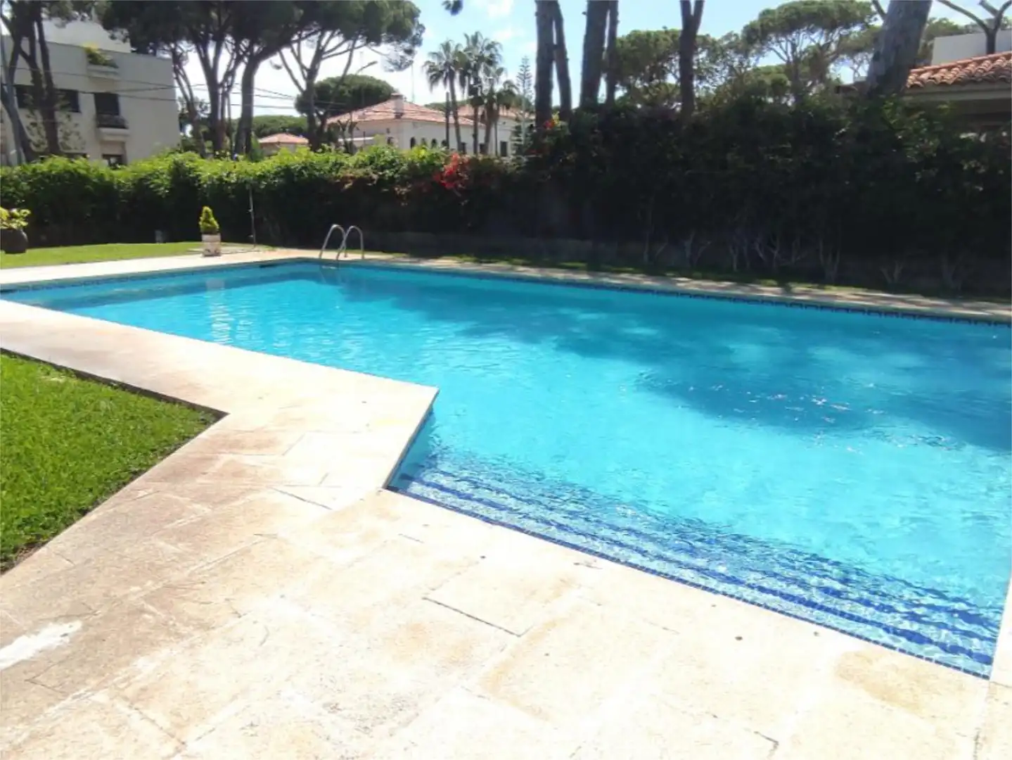 Casa o xalet en venda a La Pineda Piscina de Casa o xalet en venda en Castelldefels amb Aire condicionat, Terrassa i Piscina
