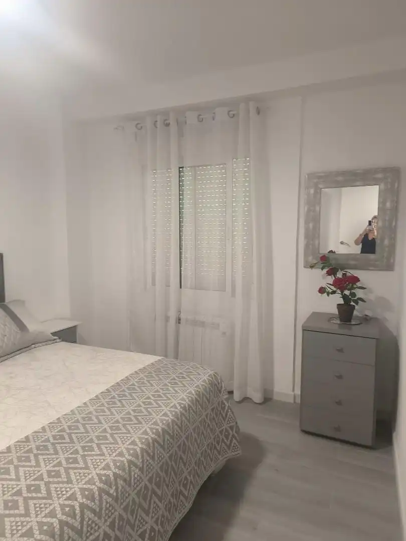 Piso de alquiler en Calle Huesca, 20, Gran Playa Habitación de Piso de alquiler en Santa Pola con Aire acondicionado, Calefacción y Jardín privado