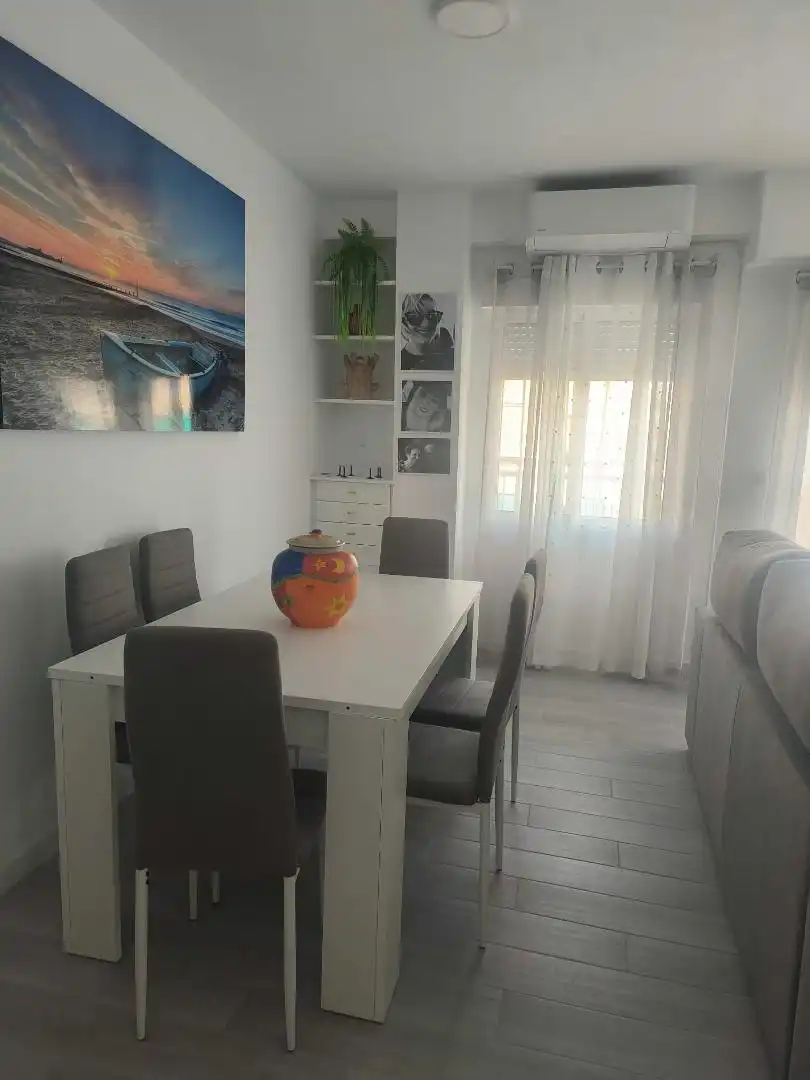 Piso de alquiler en Calle Huesca, 20, Gran Playa Comedor de Piso de alquiler en Santa Pola con Aire acondicionado, Calefacción y Jardín privado