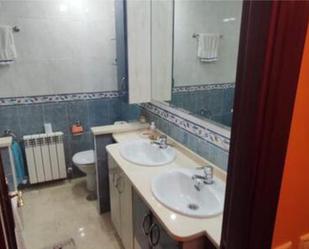 Bathroom of Single-family semi-detached for sale in Oviedo   with Terrace