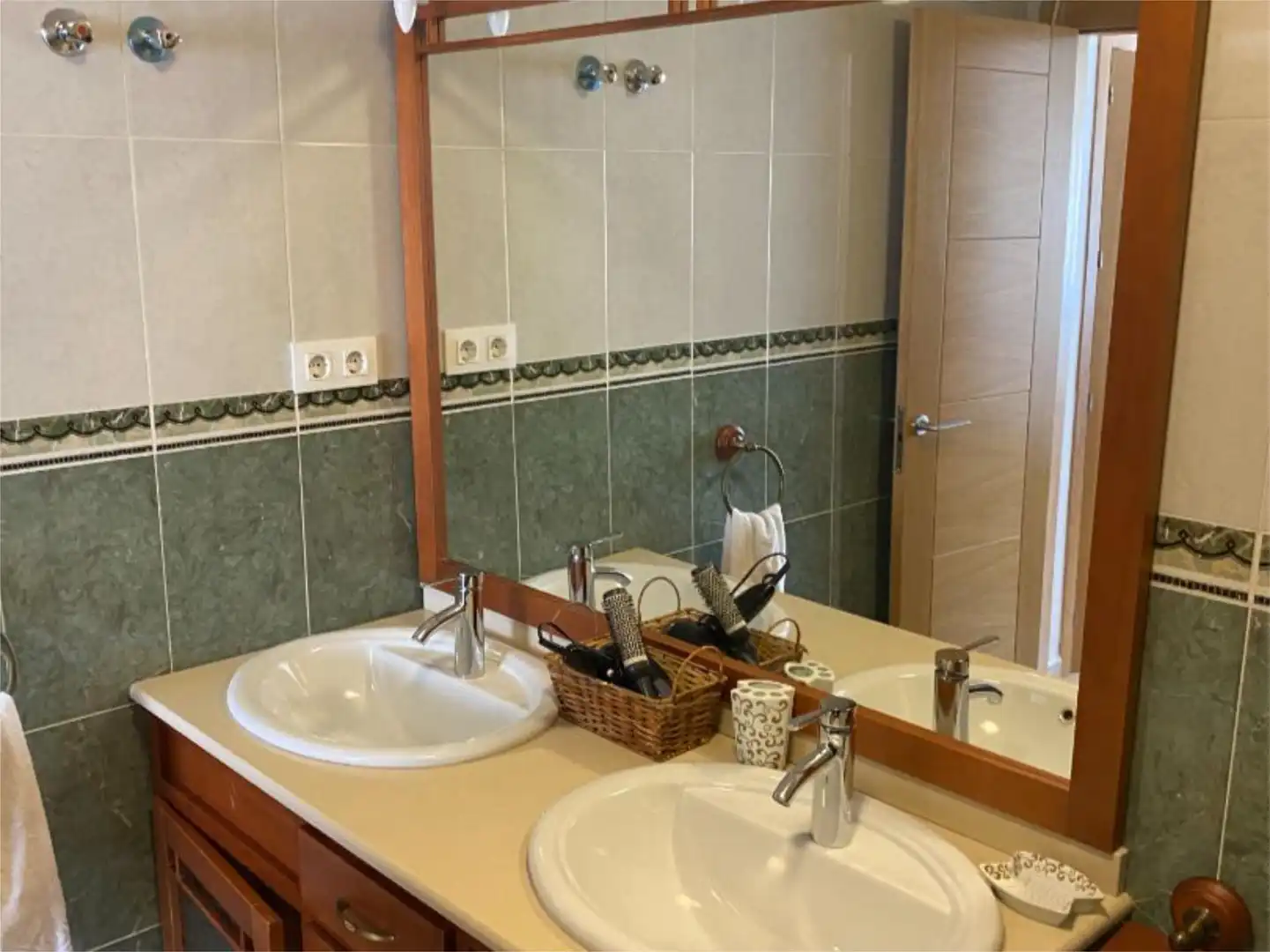 Baño de Dúplex de alquiler en San Pedro del Pinatar con Calefacción, Jardín privado y Terraza