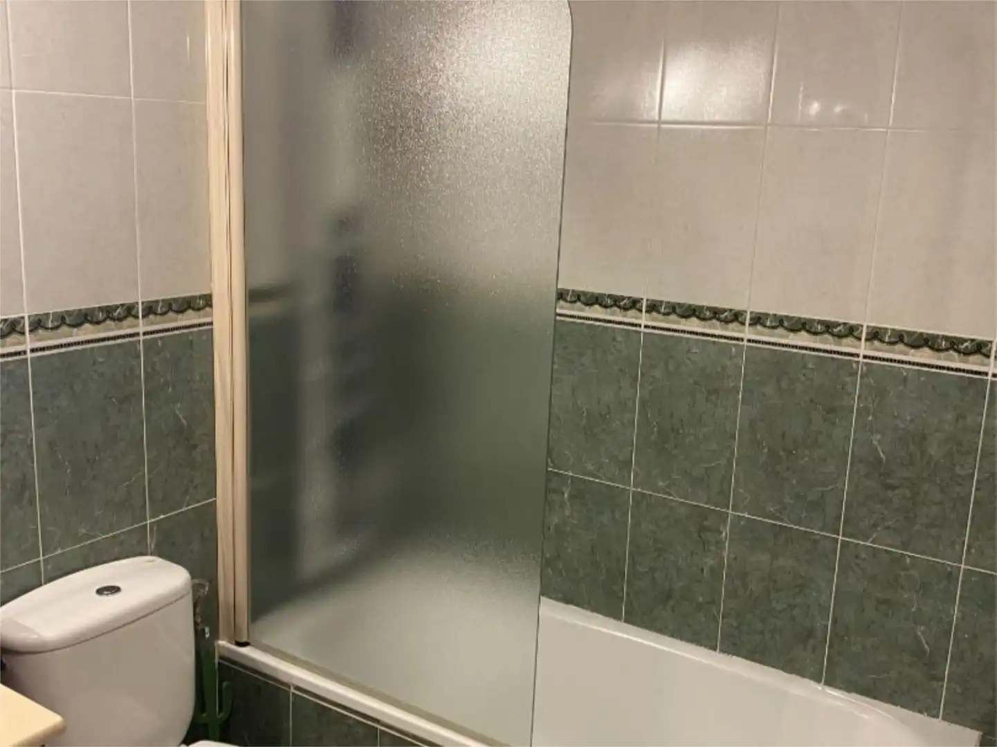 Baño de Dúplex de alquiler en San Pedro del Pinatar con Calefacción, Jardín privado y Terraza