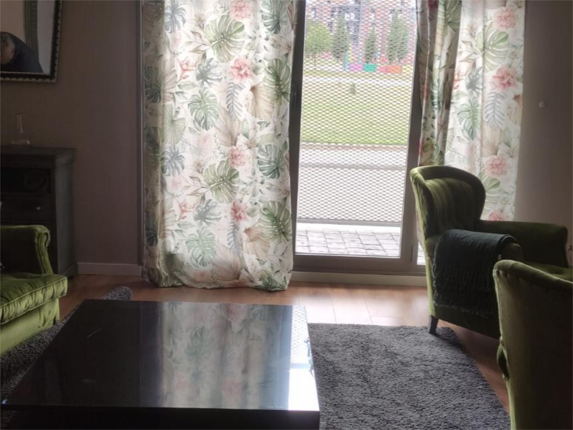 Living room of Flat to rent in Arroyo de la Encomienda  with Heating, Parquet flooring and Terrace
