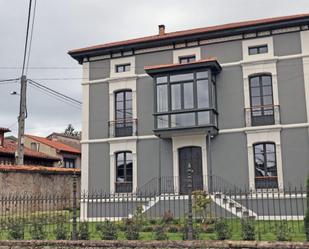 Vista exterior de Casa o xalet en venda en Caravia amb Terrassa i Balcó