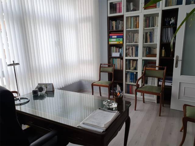 Oficina en Alquiler en Rúa Rosalía de Castro, 13 en Ensanche