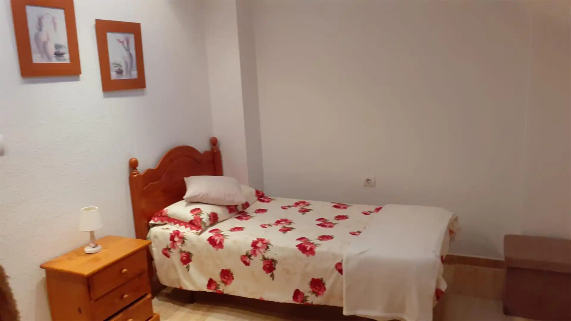 Casa adosada en venta en Calle Real, 1, San Juan del Puerto Habitación de Casa adosada en venta en San Juan del Puerto con Aire acondicionado, Calefacción y Amueblado