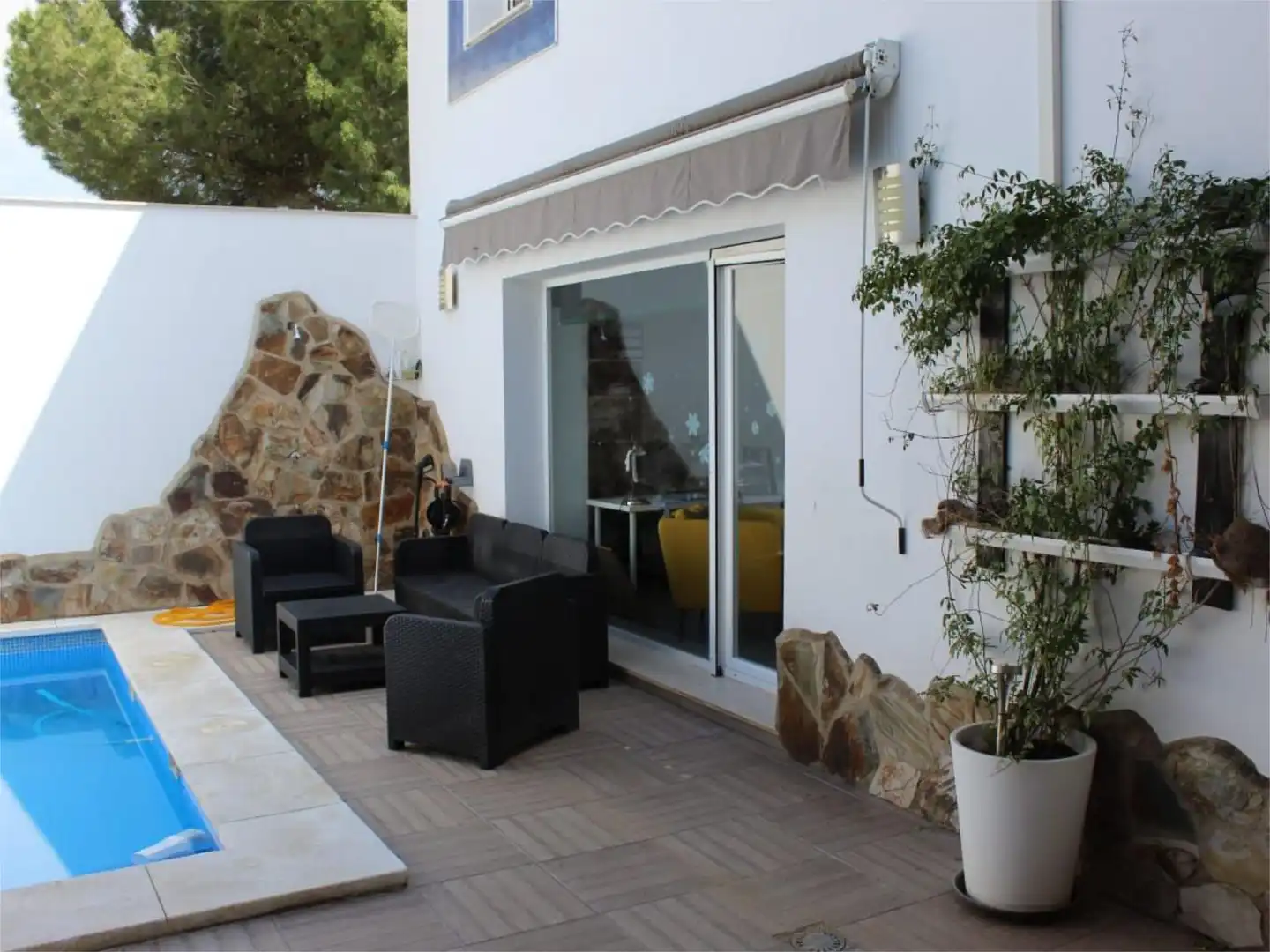 Houses for sale in Calle Posadas, 4, Posadas Terrace of Houses for sale in Posadas with Air Conditioner, Parquet flooring and Storage room