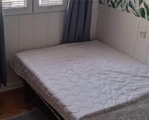 Bedroom of Flat to share in  Madrid Capital  with Terrace
