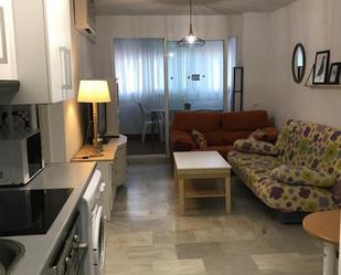 Dormitori de Apartament de lloguer en Roquetas de Mar amb Aire condicionat, Terrassa i Moblat