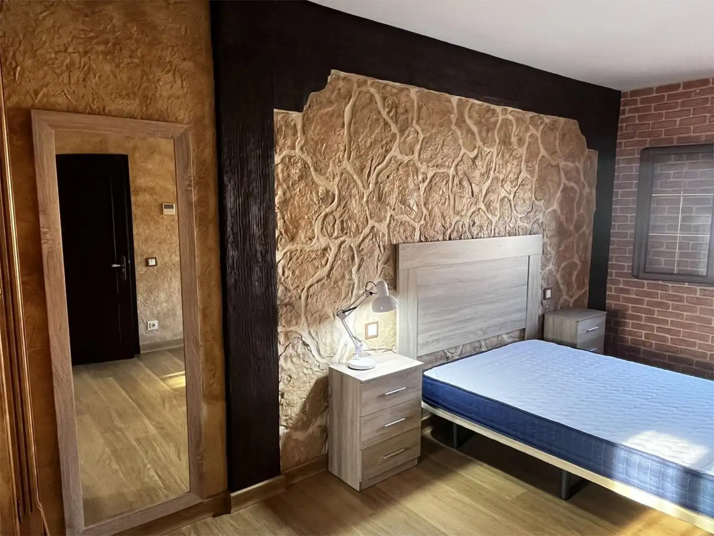 Habitación en Calle Ayozares, 51, La Puebla de Montalbán Habitación de Casa o chalet para compartir en La Puebla de Montalbán con Aire acondicionado, Calefacción y Parquet