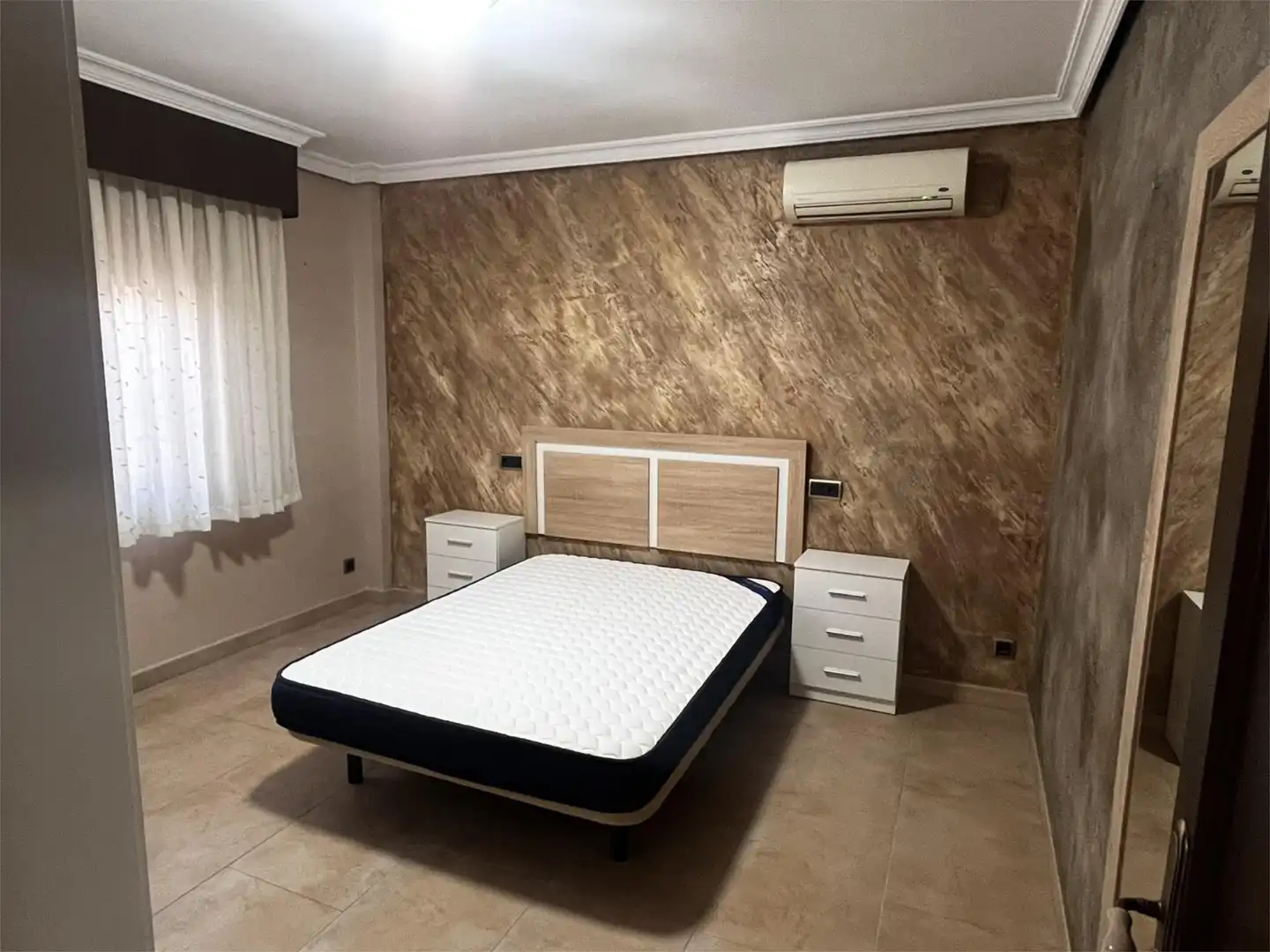 Habitación en Calle Ayozares, 51, La Puebla de Montalbán Habitación de Casa o chalet para compartir en La Puebla de Montalbán con Aire acondicionado, Calefacción y Parquet
