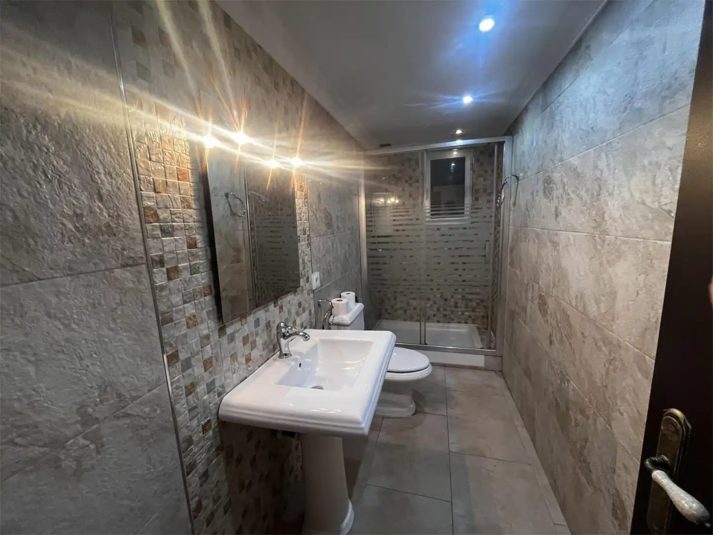 Habitación en Calle Ayozares, 51, La Puebla de Montalbán Baño de Casa o chalet para compartir en La Puebla de Montalbán con Aire acondicionado, Calefacción y Parquet