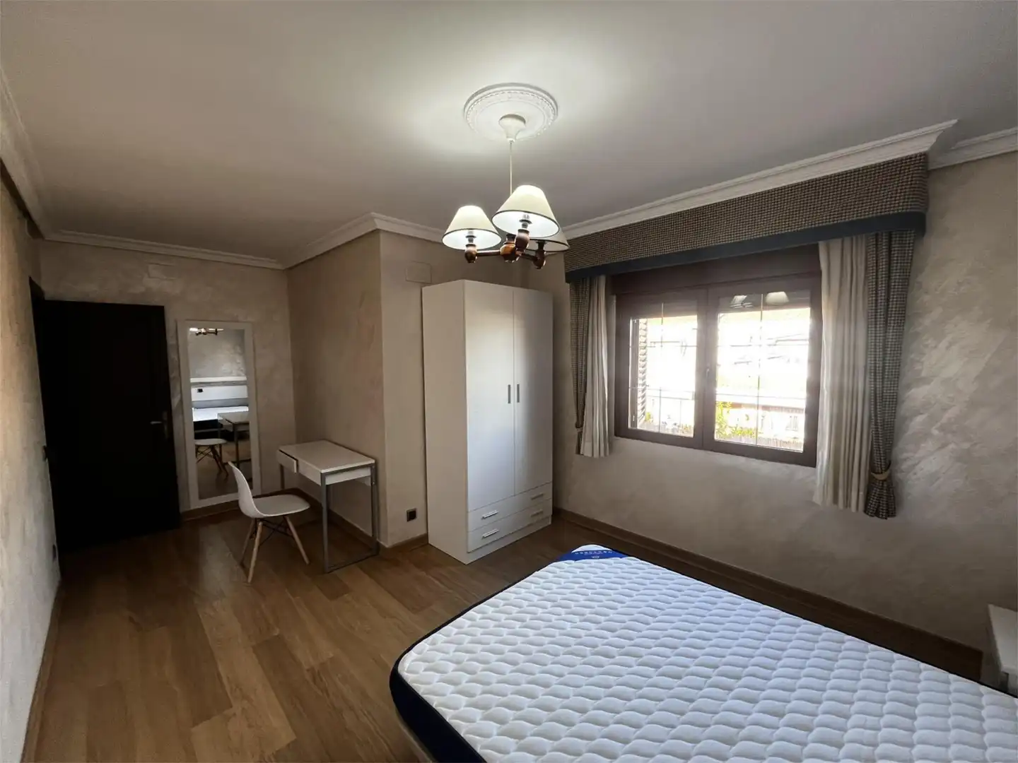 Habitación en Calle Ayozares, 51, La Puebla de Montalbán Habitación de Casa o chalet para compartir en La Puebla de Montalbán con Aire acondicionado, Calefacción y Parquet