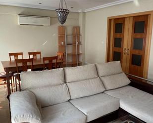 Living room of Flat to rent in  Jaén Capital  with Air Conditioner and Balcony