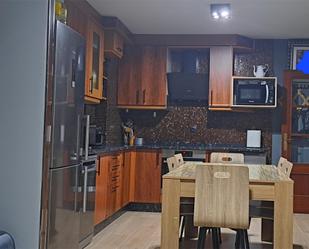 Kitchen of Flat for sale in Vilanova de Arousa  with Terrace and Balcony