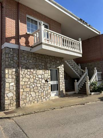 Casa adosada en Venta en Calle Villamañán, 14 en Laguna Dalga