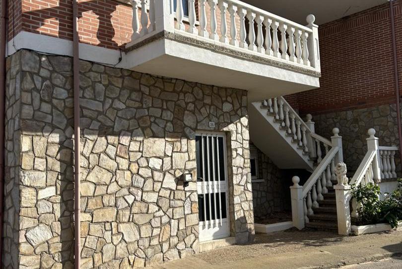 Casa adosada en venda a Calle Villamañán, 14, Laguna Dalga, León - imatge 1 Foto 1 de Casa adosada en venda a Calle Villamañán, 14, Laguna Dalga, León