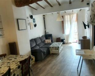 Sala d'estar de Casa adosada en venda en Montán amb Balcó